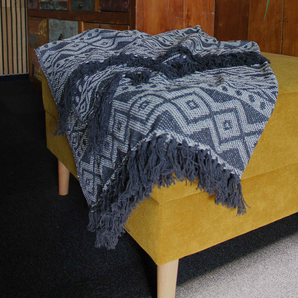 Grey Geometric Cotton Throw — 125 × 150 cm